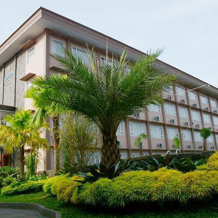 Mexolie Hotel Kebumen Buitenkant foto
