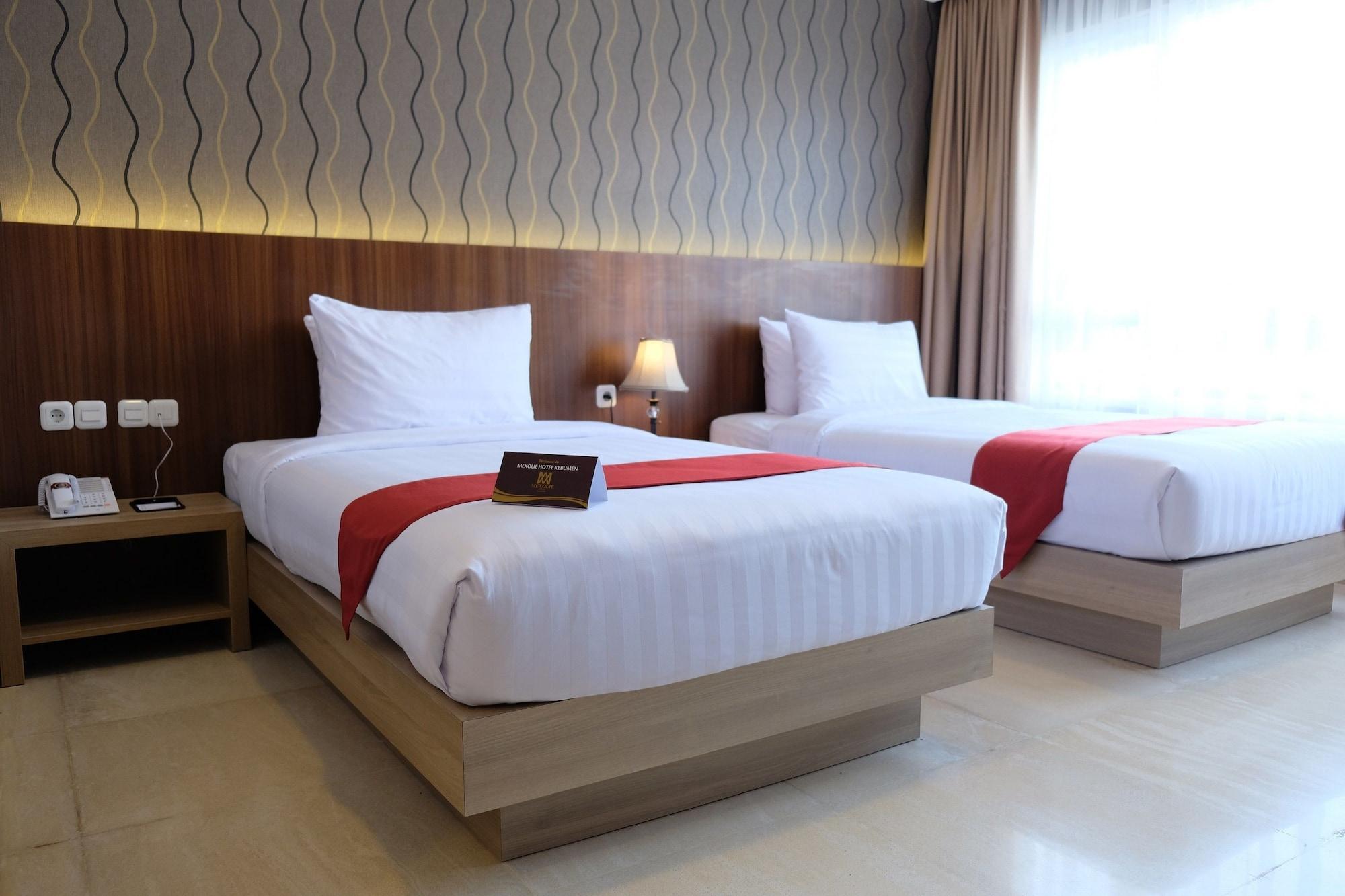 Mexolie Hotel Kebumen Buitenkant foto