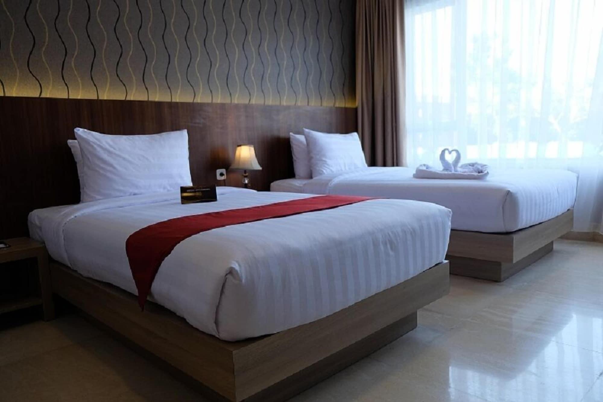 Mexolie Hotel Kebumen Buitenkant foto