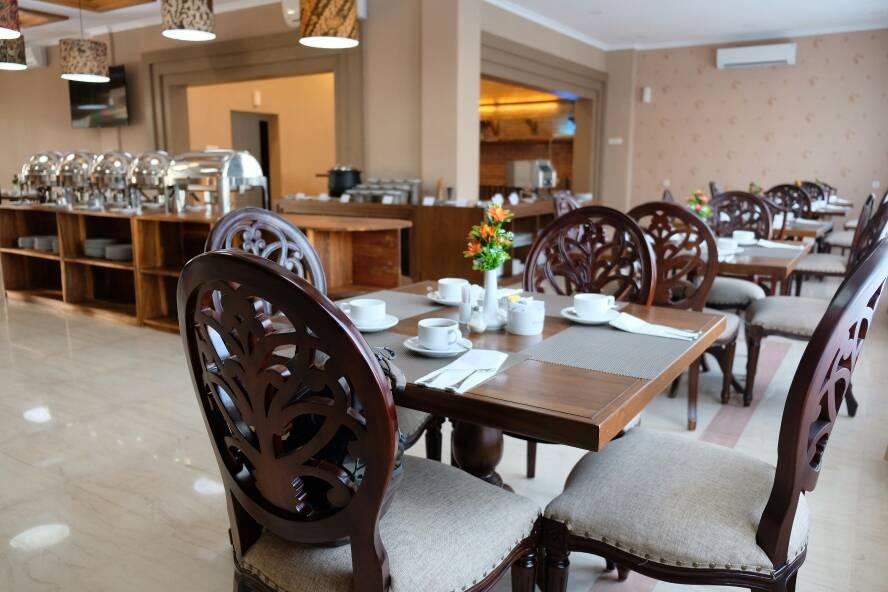 Mexolie Hotel Kebumen Buitenkant foto