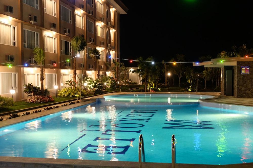 Mexolie Hotel Kebumen Buitenkant foto