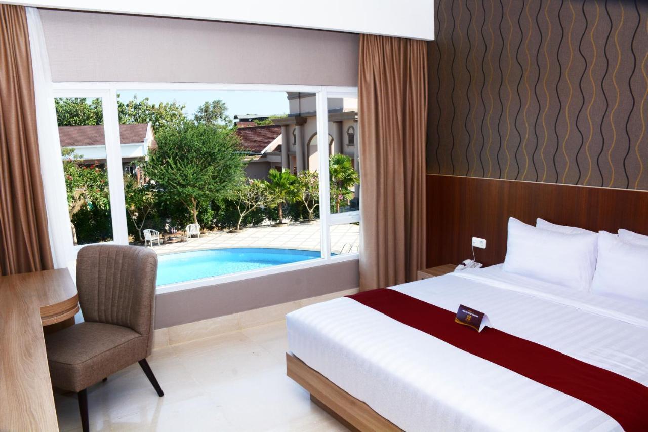 Mexolie Hotel Kebumen Buitenkant foto